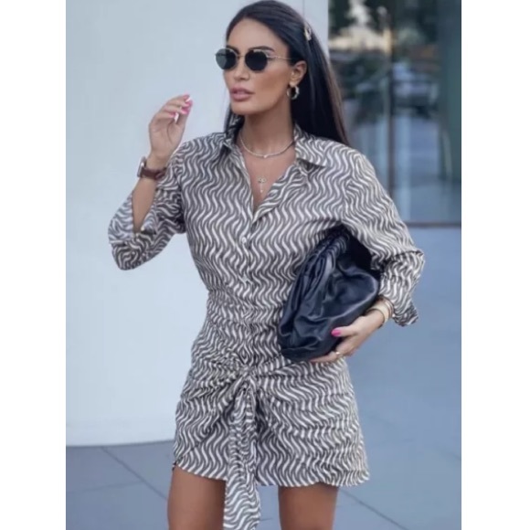 Zara print wrap dress with knot bloggers favorite NWT - Picture 2 of 9